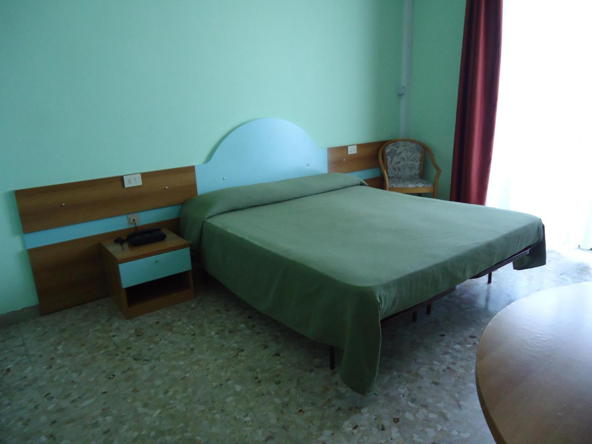 Motel Boston Silvi Marina Buitenkant foto